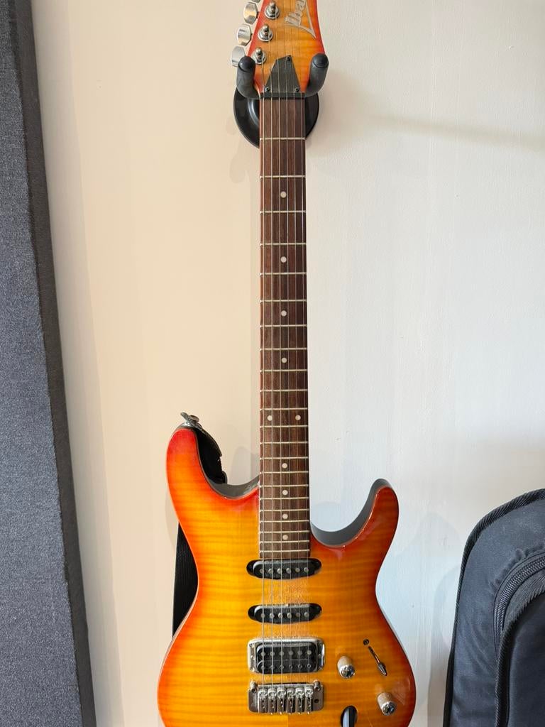 Ibanez gitaar, Muziek en Instrumenten, Ophalen, Ibanez, Met versterker, Zo goed als nieuw