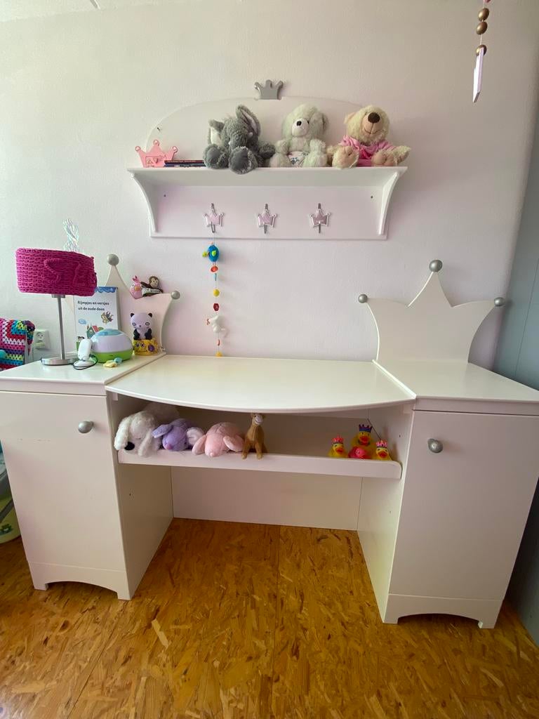 GRATIS Babykamer “ kroontje “ ,wit met zilveren bollen  MDF, Ophalen, Gebruikt, Overige typen