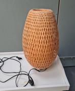 Rotan tafellamp - 42 cm hoog, 18 cm breed, Overige materialen, Gebruikt, Boho, Scandinavisch, Ophalen of Verzenden