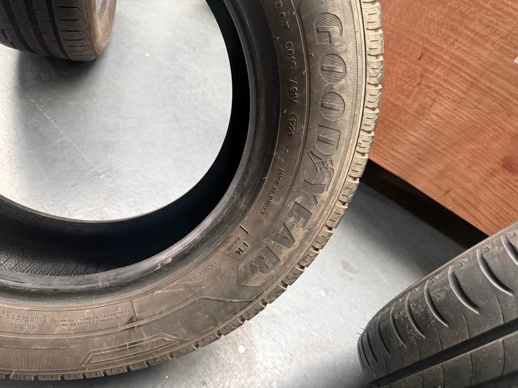 2x 215 65 15C 104T Goodyear Efficient Grip Cargo 7MM+ 2021, 15 inch, Ophalen of Verzenden, Band(en), Zomerbanden