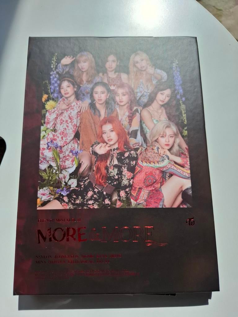 TWICE - More & More Album, Cd's en Dvd's, Cd's | Wereldmuziek, Ophalen of Verzenden, Zo goed als nieuw, Aziatisch