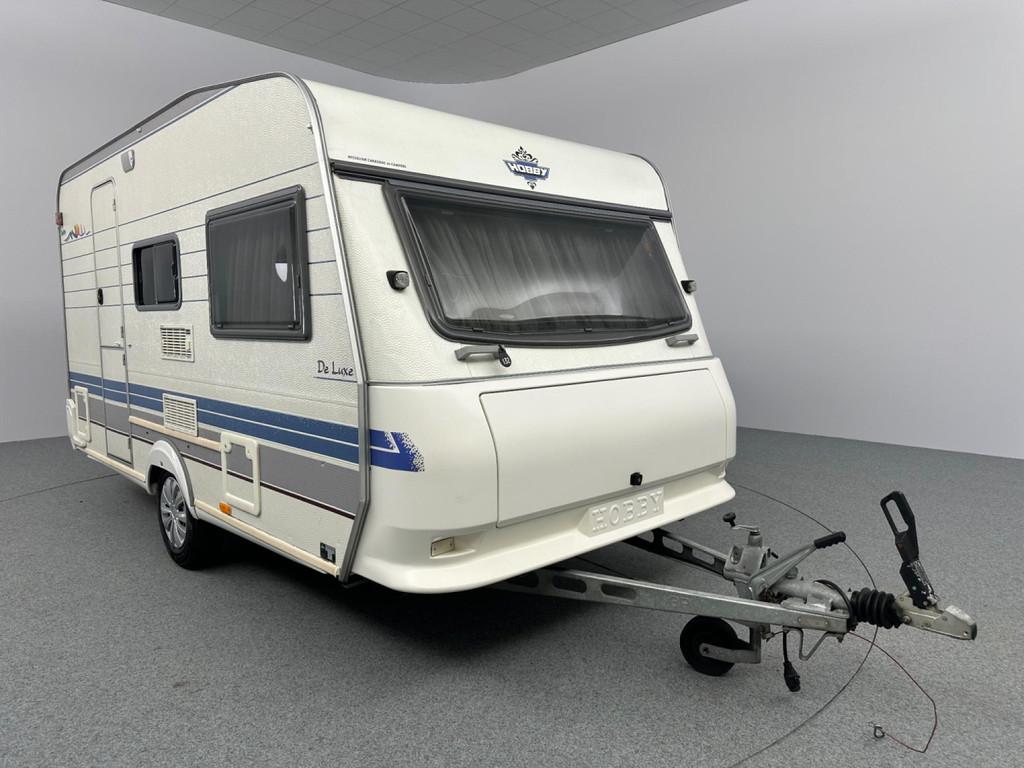 Hobby De Luxe 400 SB Fietsendrager Voortent, Serviceluik, Vast bed, Hobby, Bedrijf