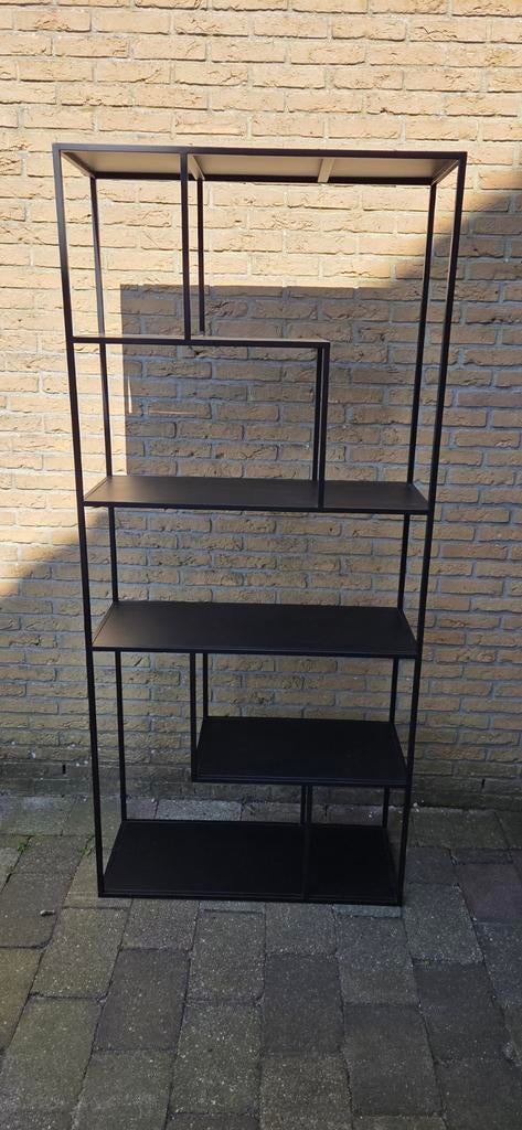 Zwart metalen open vakkenkast / boekenkast, Huis en Inrichting, Kasten | Boekenkasten, Ophalen, Met plank(en), Modern, Industrieel, Minimalistisch
