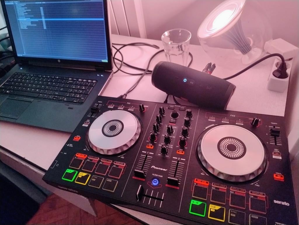 Serato DDJ-SB DJ controller met hoes. Defect., Ophalen of Verzenden, Gebruikt, Dj-set, Pioneer