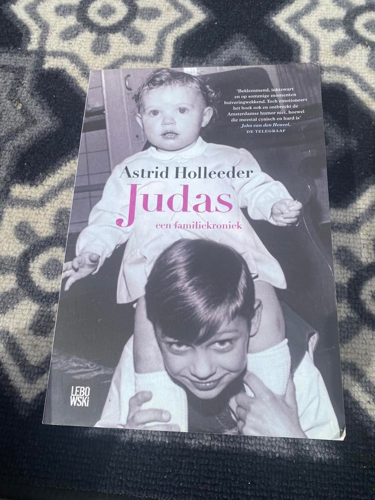 Mooie boek astrid holleeder, Ophalen of Verzenden, Zo goed als nieuw