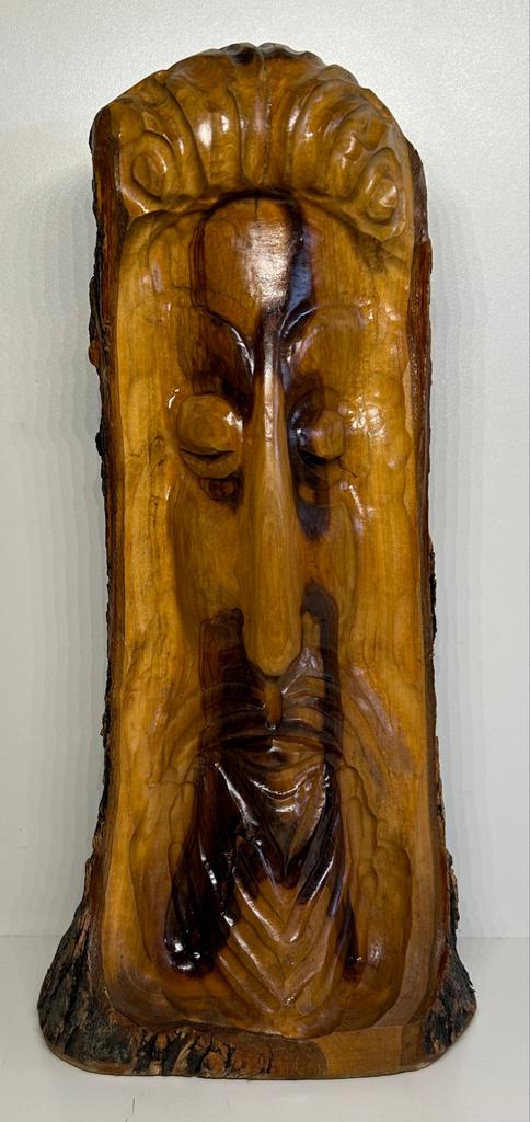 Houten sculptuur van gezicht op boomstam, Antiek en Kunst, Kunst | Beelden en Houtsnijwerken, Ophalen of Verzenden