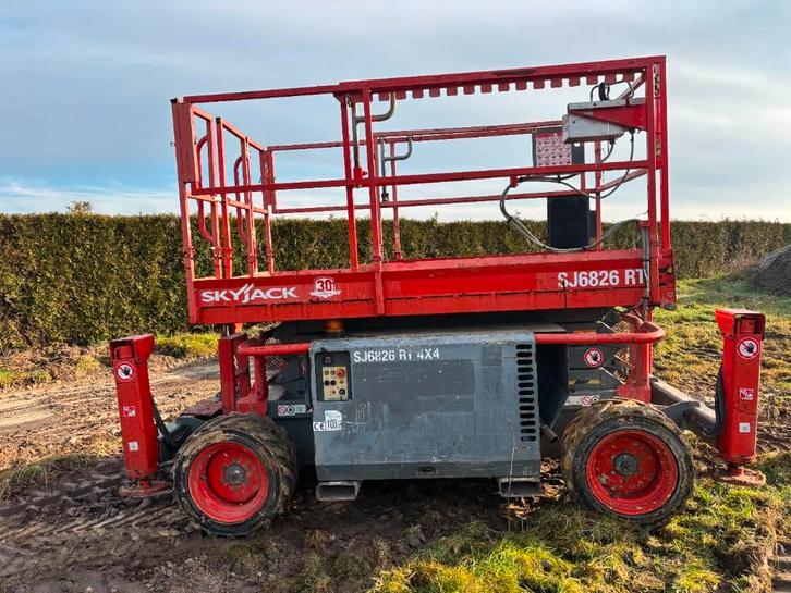 Skyjack SJ 6826 RT 6826 4x4 hoogwerker 10 meter skyjack, Zakelijke goederen, Machines en Bouw | Liften, Steigers en Ladders