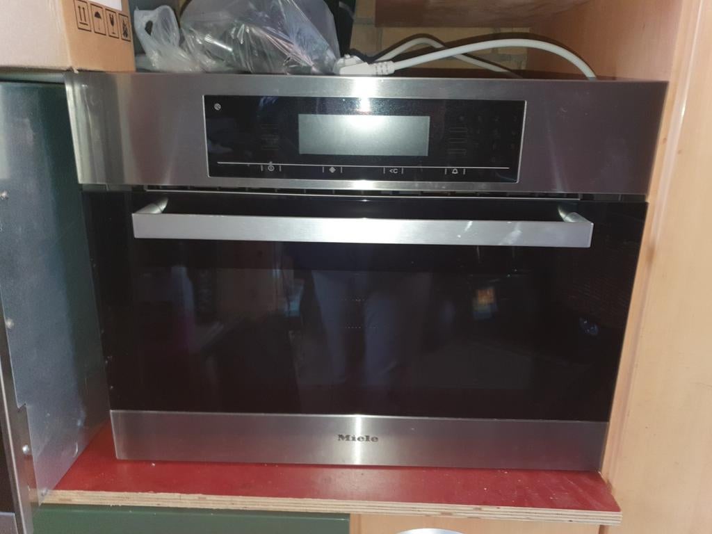 Miele DGC 5080 combi stoomoven en H5080 BM combi magnetron, Gebruikt, Oven met grill, Inbouw, 45 tot 60 cm