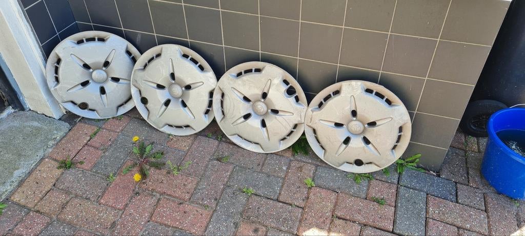 4x Toyota wieldoppen - Gebruikt, Ophalen of Verzenden, Gebruikt