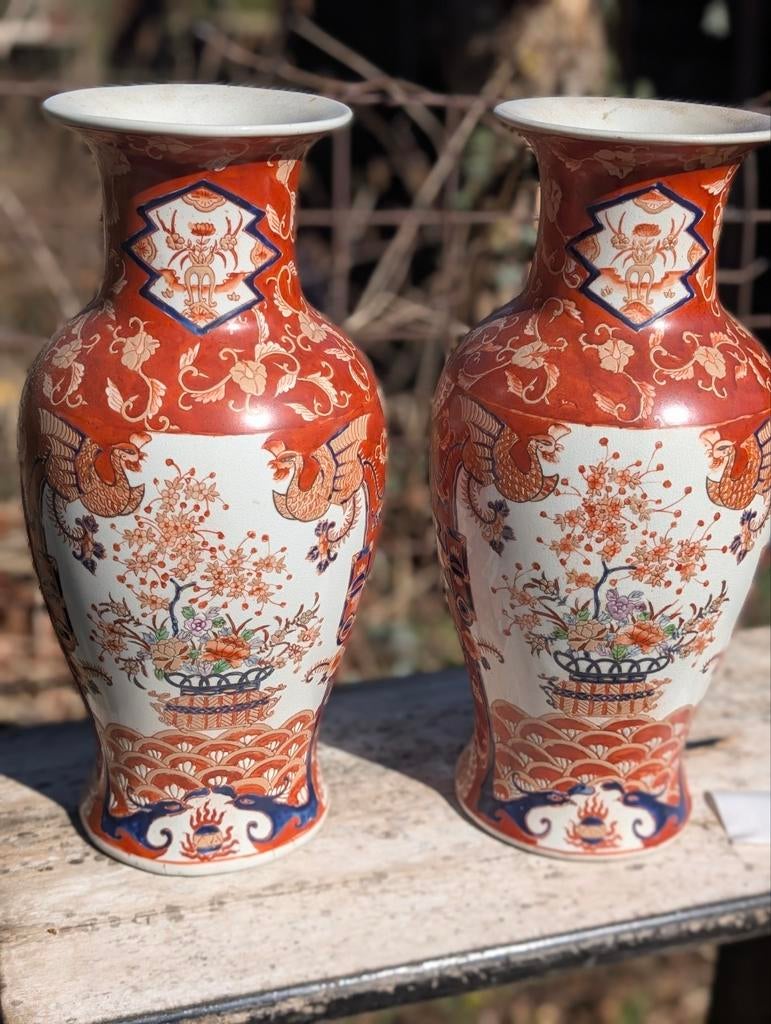 2 antieke imari vazen. 36 cm hoog. €145., Ophalen