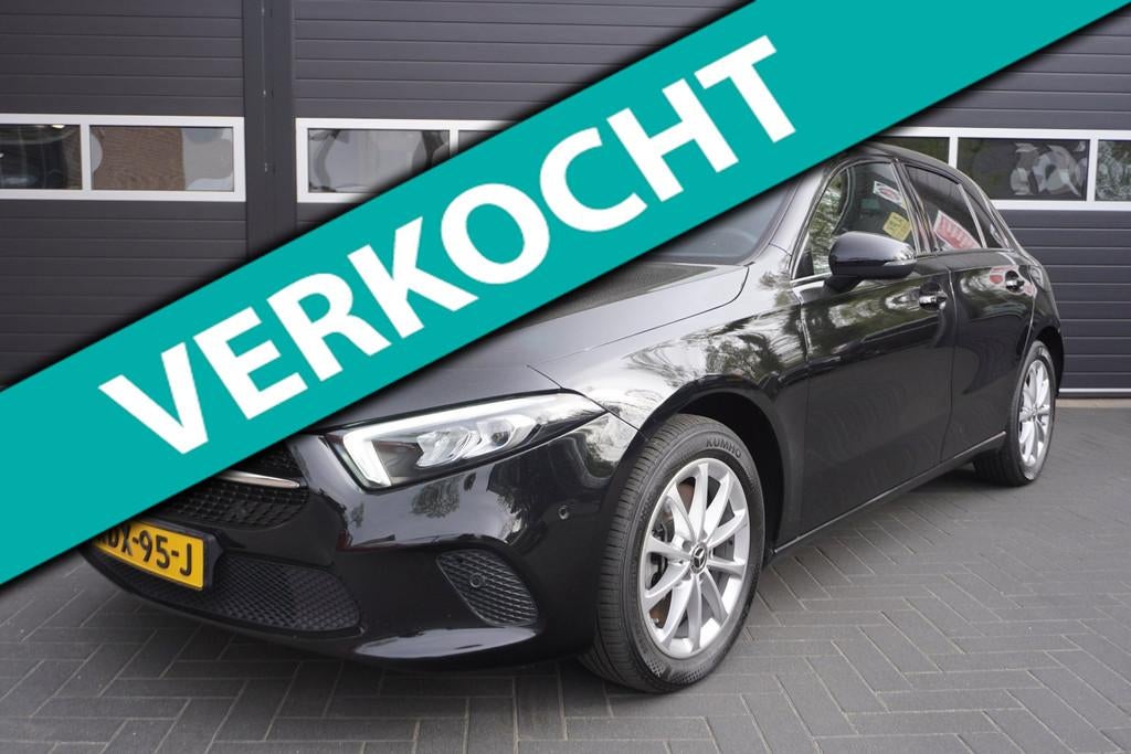 Mercedes-Benz A-klasse 250 e Business Line Aut/Sfeerverlicht, Auto's, Gebruikt, Euro 6, 4 cilinders, Leder en Stof