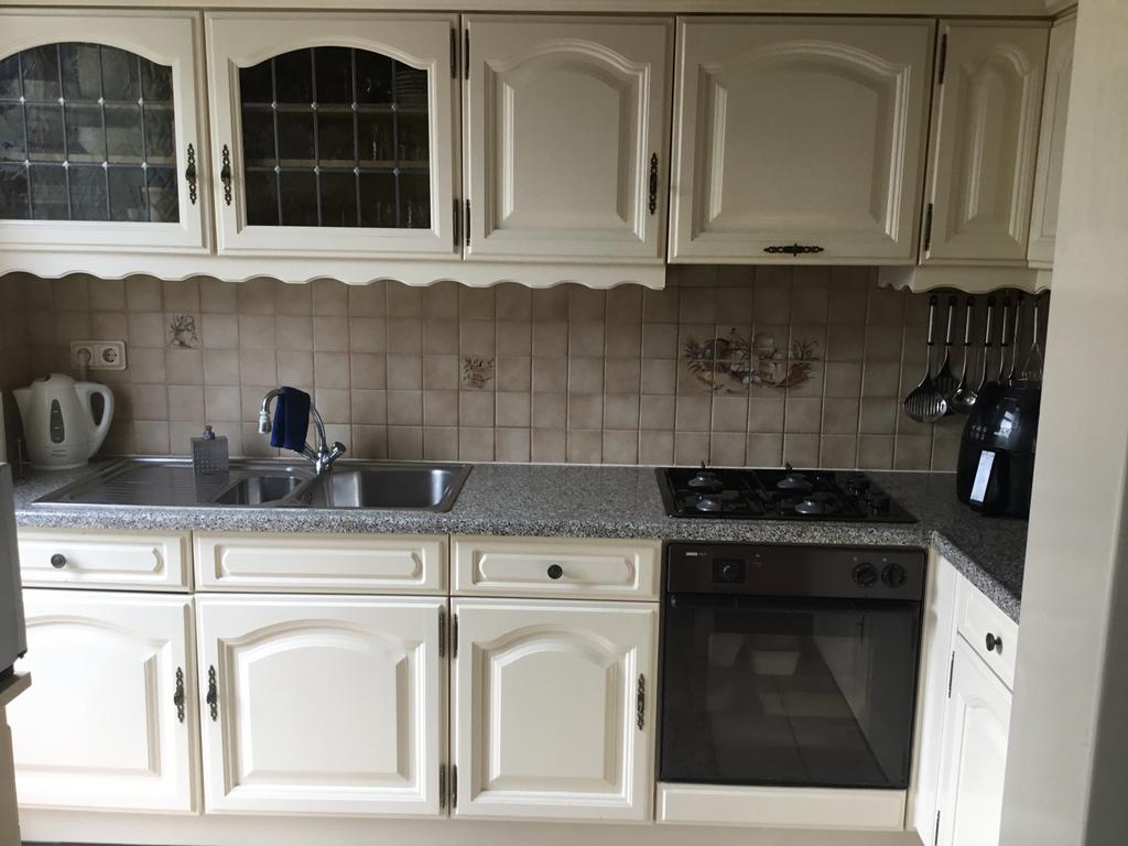 Komplete keuken massief eiken incl.inbouwkoelkast, Huis en Inrichting, Keuken | Complete keukens, Ophalen of Verzenden, Zo goed als nieuw