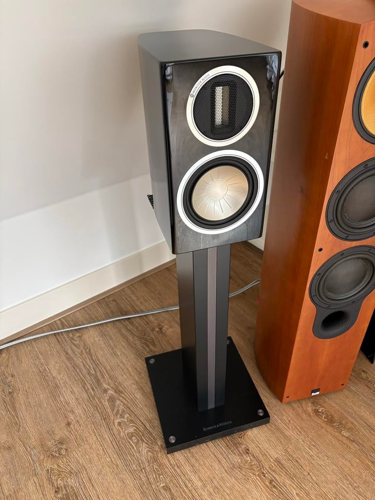 Monitor Audio Gold GX50 luidsprekers + B&W stands, Zo goed als nieuw, 60 tot 120 watt, Front, Rear of Stereo speakers, Ophalen