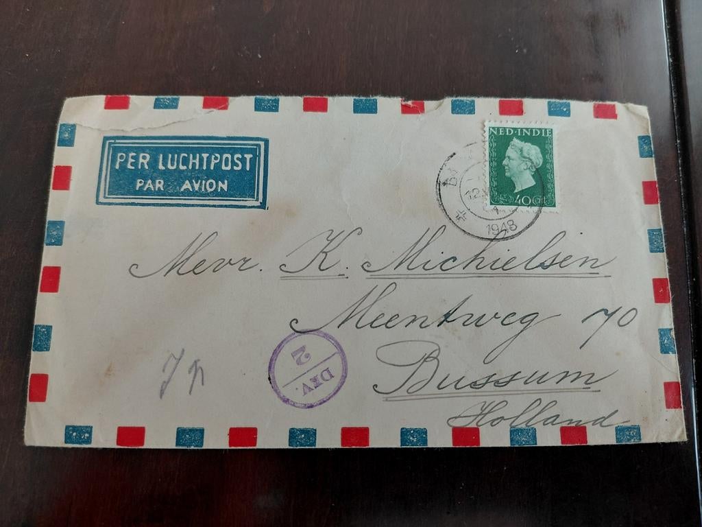 Envelop Ned. Indie 1948naar Mevr. K. Machielsen BUSSUM, Ophalen of Verzenden, Gestempeld, Nederlands-Indië