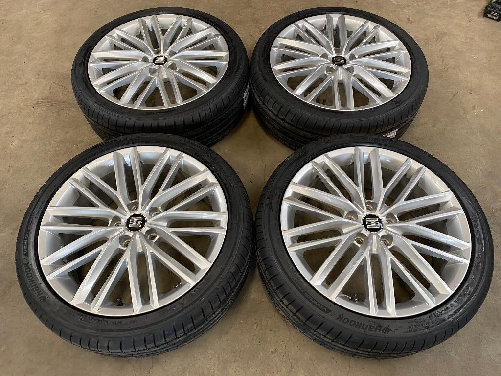 18 inch originele velgen + zomerbanden Seat Leon, 18 inch, Banden en Velgen, Nieuw, Ophalen of Verzenden