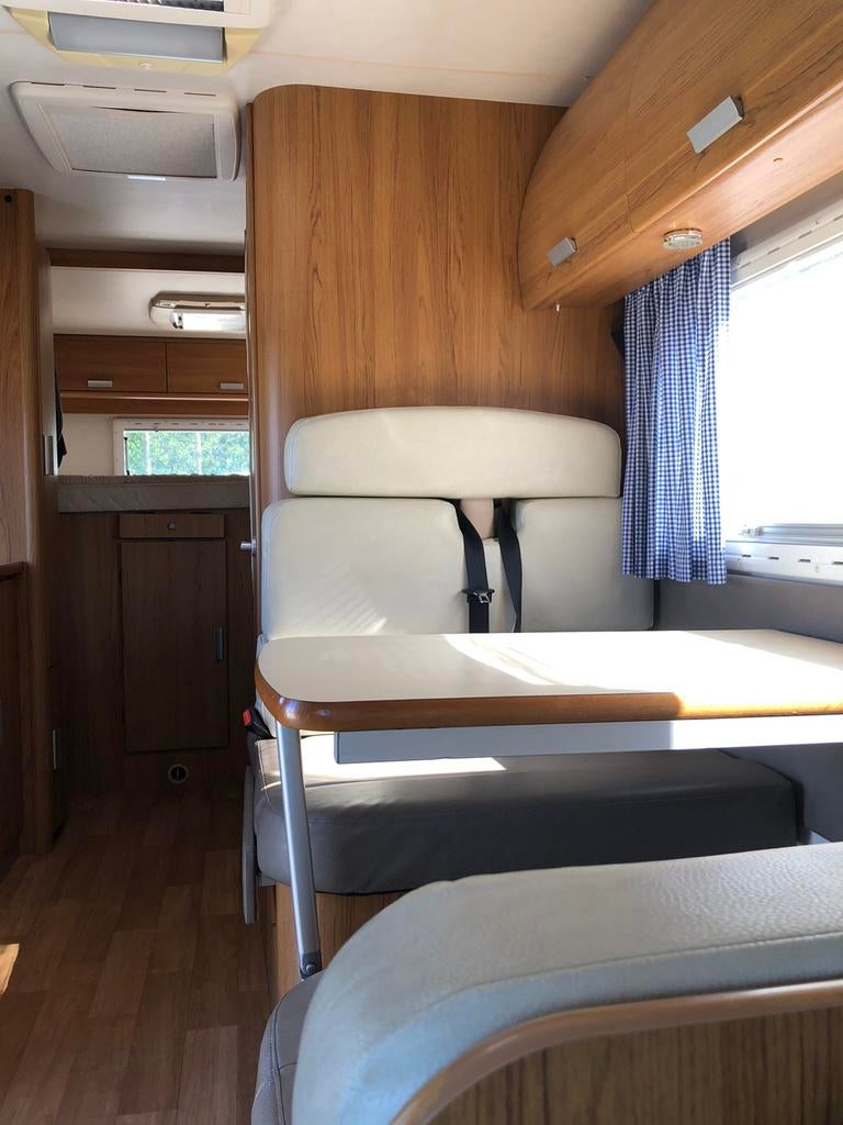 Caravans And Camping 5-6