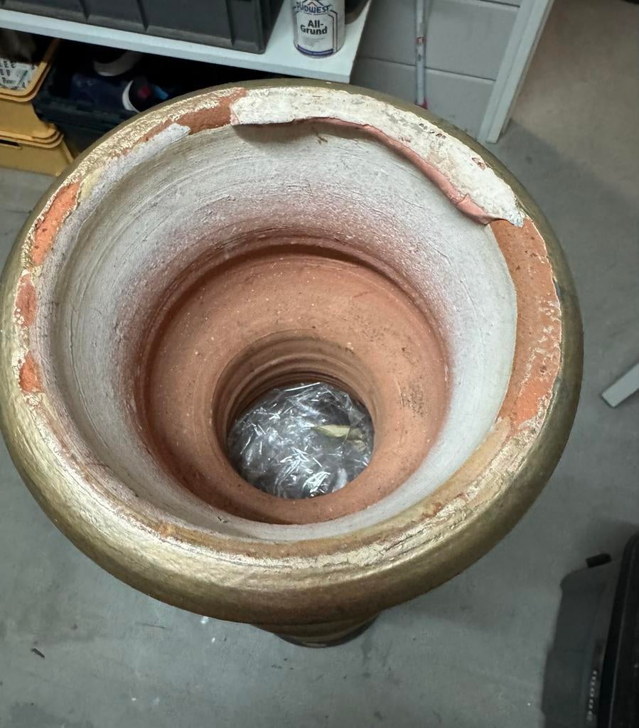 Grote decoratieve vaas/zuil - Goudkleurig, Huis en Inrichting, Woonaccessoires | Vazen, Steen, Gebruikt, Overige kleuren, Ophalen of Verzenden