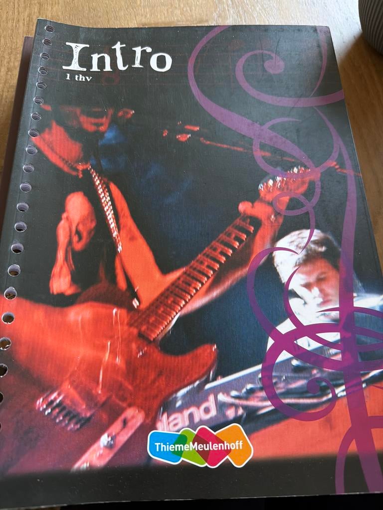 WK5.  Intro 1 thv Muziekboek ThiemeMeulenhoff, Boeken, Ophalen of Verzenden, Zo goed als nieuw, HAVO, Muziek