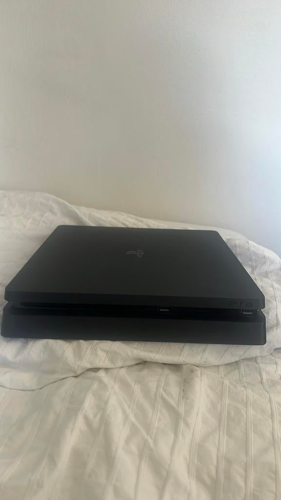 PS4 Slim 500GB Refurbished + 8 Games & 5 Controllers, Refurbished, Ophalen of Verzenden, Met 3 controllers of meer, Slim