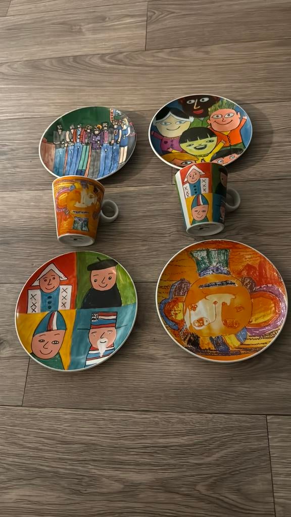 4 Porseleinen bordjes + 2 kopjes van Schoonhoven Plateel, Ophalen of Verzenden