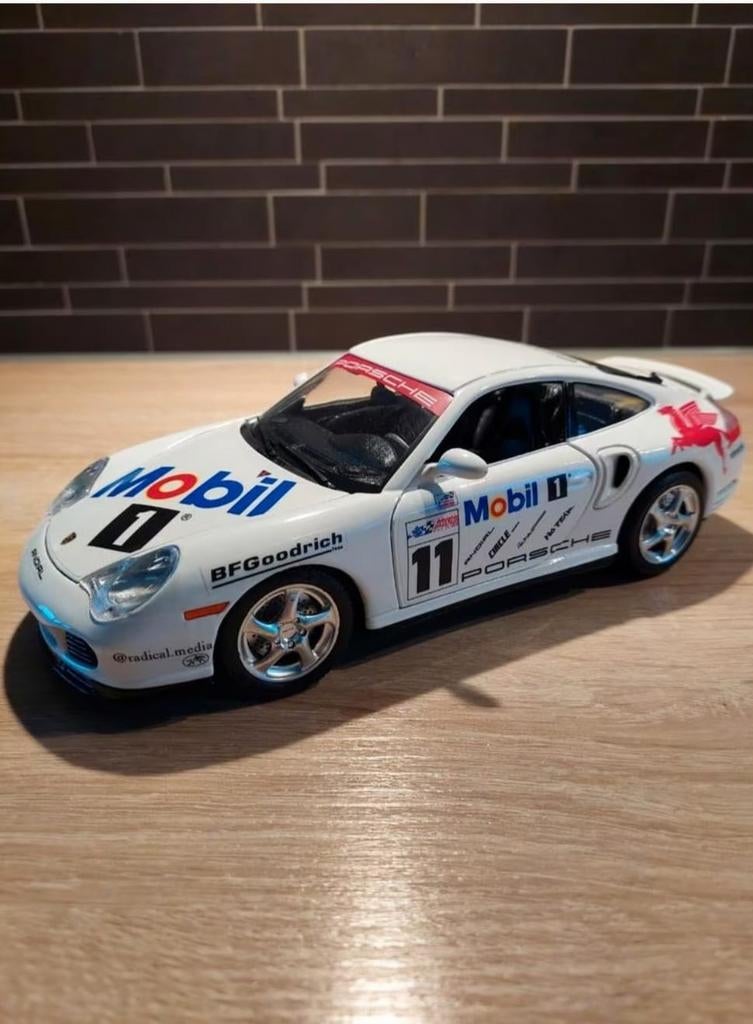 Porsche 911 Turbo 1999 Burago 1/18 nuova - Collezionismo In vendita a Roma