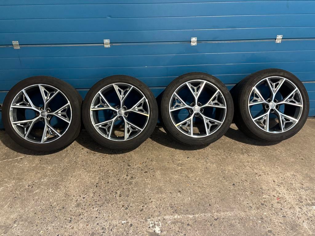Originele Audi Q8 / SQ8 / RSQ8 - 22 inch set met Zomerbanden, Ophalen, Gebruikt, 285 mm, Banden en Velgen