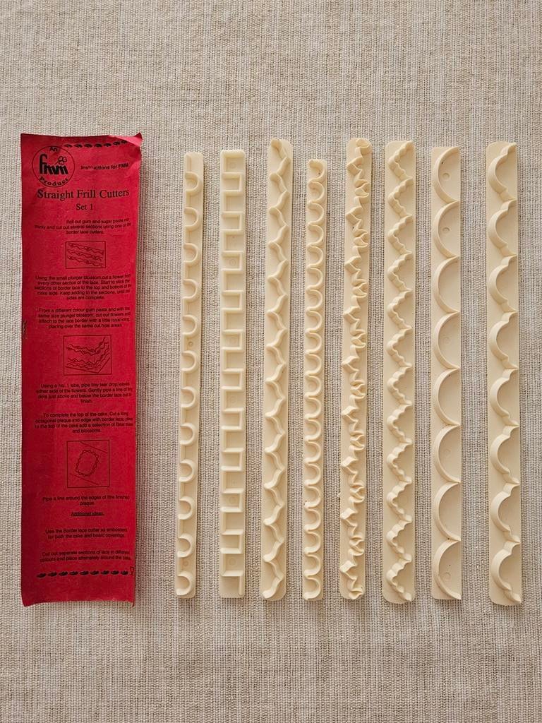 FMM Straight Frill Cutters set/8 voor fondant en marsepein., Hobby en Vrije tijd, Taarten en Cupcakes maken, Ophalen of Verzenden