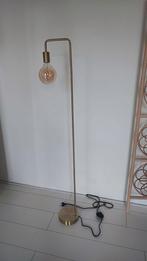 Goudkleurige Leen Bakker stalamp met bol, Ophalen, Modern, Industrieel, Zo goed als nieuw, Metaal