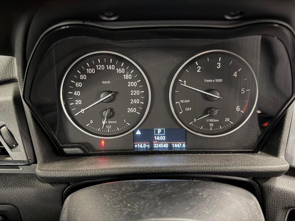 BMW 2-Serie Active Tourer 2.0 218D AUT 2016 Grijs, Auto's, BMW, Stof, 1995 cc, 4 cilinders, USB