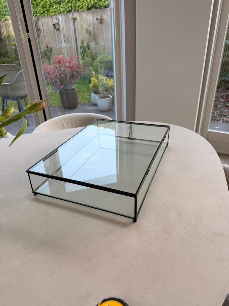 Mooie vitrinedoos 32 bij 44 cm, Ophalen, Zo goed als nieuw