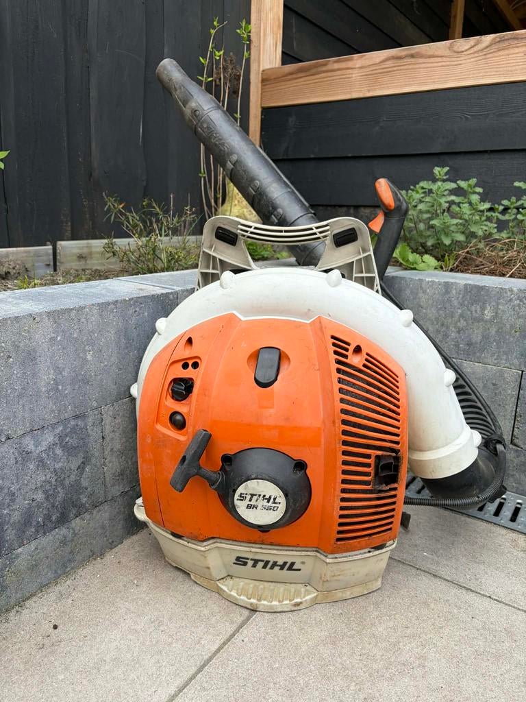 Stihl BR 550 bladblazer, Ophalen of Verzenden, Zo goed als nieuw, Benzine