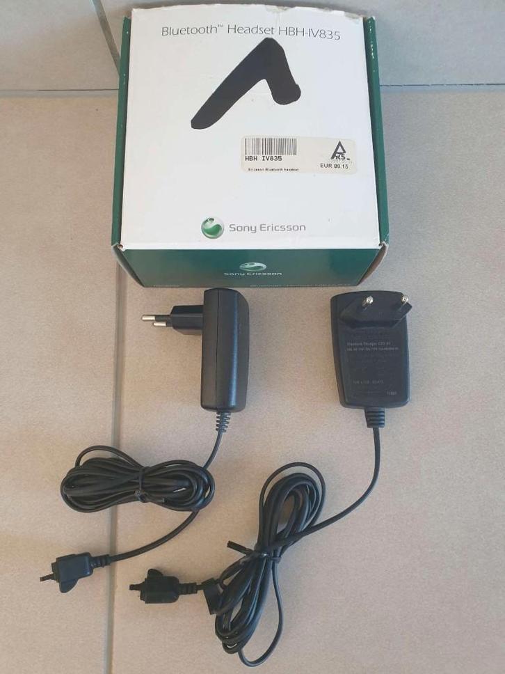 2x lader voor Bluetooth headset Sony Ericsson HBH-IV835, Telecommunicatie, Mobiele telefoons | Oordopjes, Bluetooth, Ophalen of Verzenden