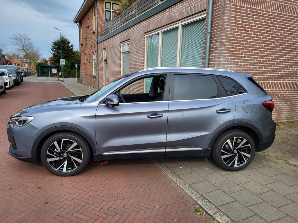 MG MG ZS Hybrid+ 1.5 Hybrid+ Luxury Leer+trekhaak, 4 cilinders, Met garantie (alle), ZS, Bedrijf