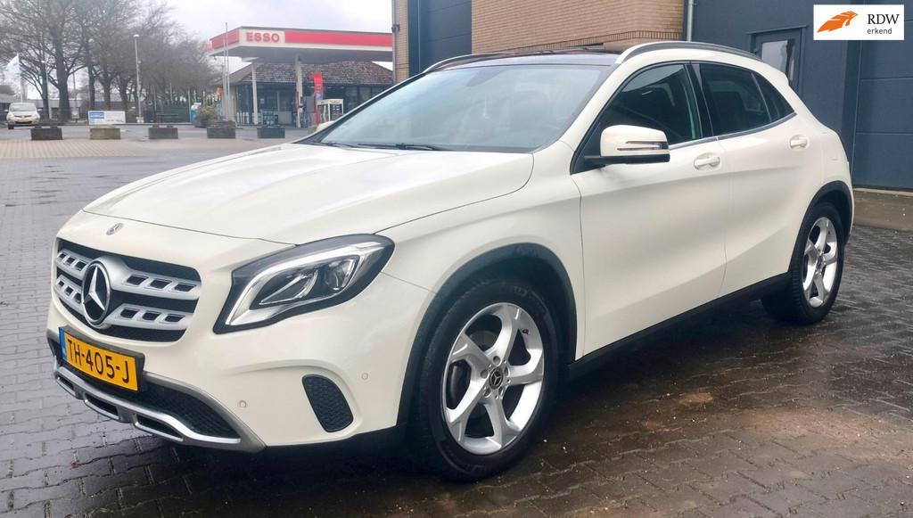 Mercedes-Benz GLA-klasse 180 Panorama Mooie Auto, Auto's, Mercedes-Benz, Voorwielaandrijving, Gebruikt, 4 cilinders, Leder en Stof