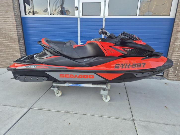 Sea-doo RXT 260 RS 83 vaaruren (2016) met vering, Watersport en Boten, Jetski's en Waterscooters, Zo goed als nieuw, 200 pk of meer