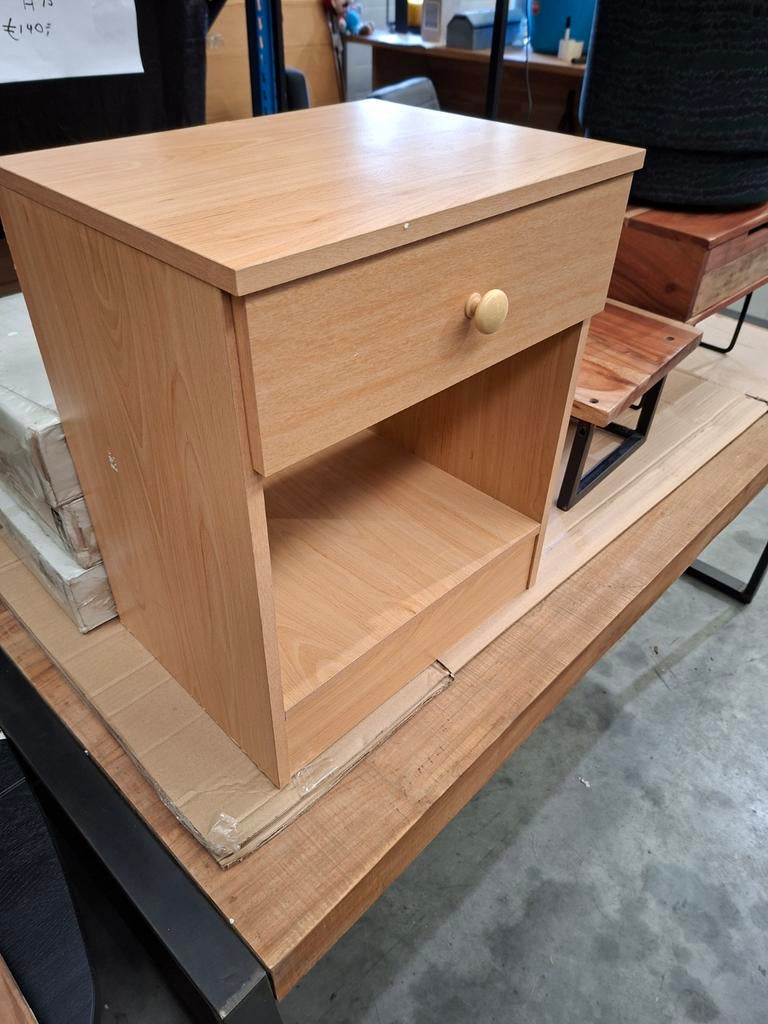 2 nacht kastjes  teak samen 25 euro, Huis en Inrichting, Slaapkamer | Nachtkastjes, Ophalen of Verzenden, Minder dan 45 cm