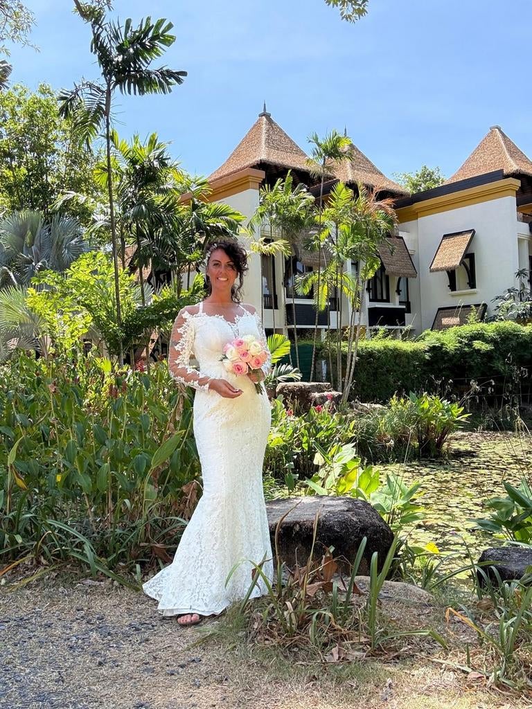 Elegante kanten trouwjurk met lange mouwen, Trouwjurk, Wit, Ophalen of Verzenden, Onbekend