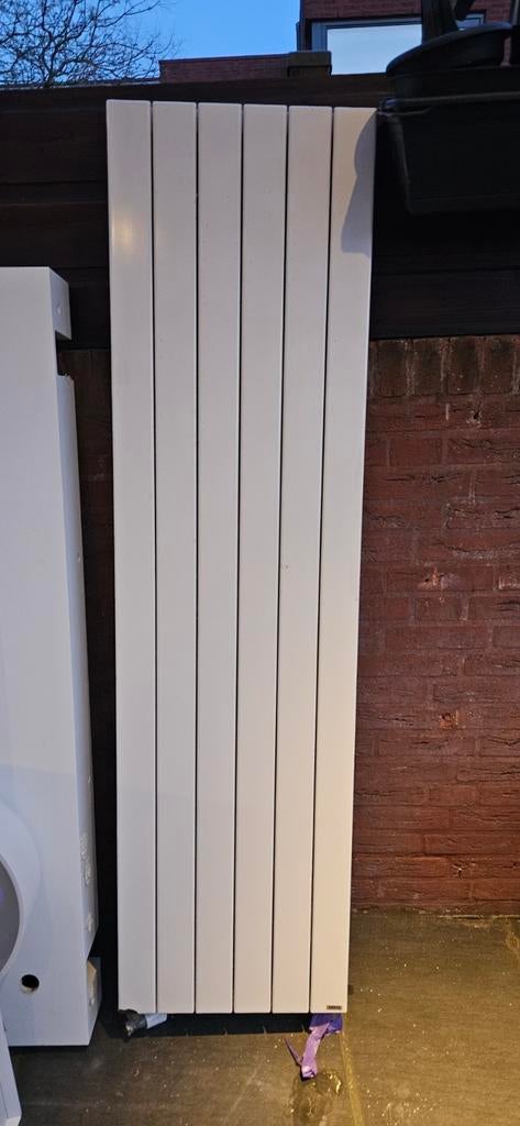Vasco radiator, Doe-het-zelf en Verbouw, Verwarming en Radiatoren, Gebruikt, Radiator, Minder dan 60 cm, Ophalen of Verzenden