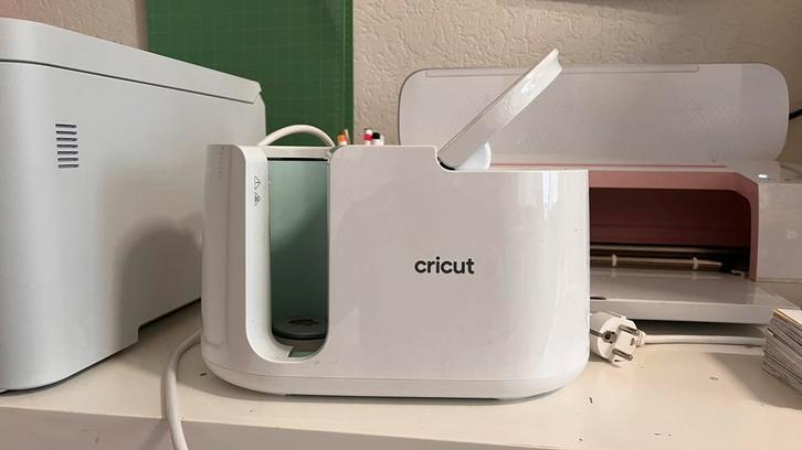 Cricut Mug Press inclusief 1 gratis sublimatiemok, Hobby en Vrije tijd, Knutselen, Gebruikt, Gereedschap of Toebehoren, Ophalen of Verzenden