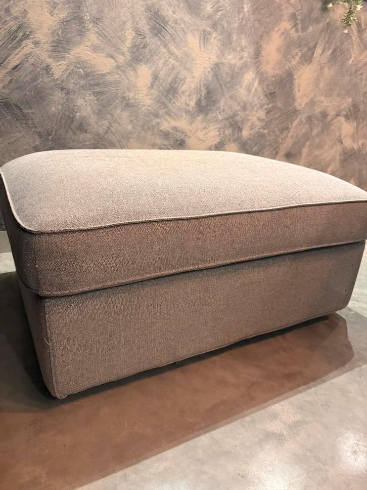 Kivik voetenbank met opbergruimte, Huis en Inrichting, Banken | Voetenbanken en Poefen, Gebruikt, Rechthoekig, Stof, Ophalen