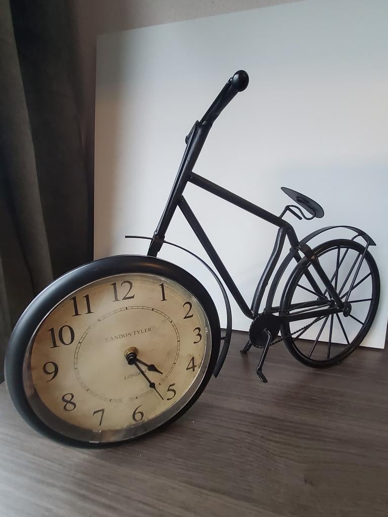 Klok in de vorm van een fiets, Huis en Inrichting, Woonaccessoires | Klokken, Ophalen, Wandklok