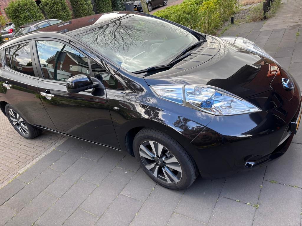 Nissan Leaf Tekna 30kW 2016 Zwart, Zwart, 1445 kg, Zwart, Origineel Nederlands