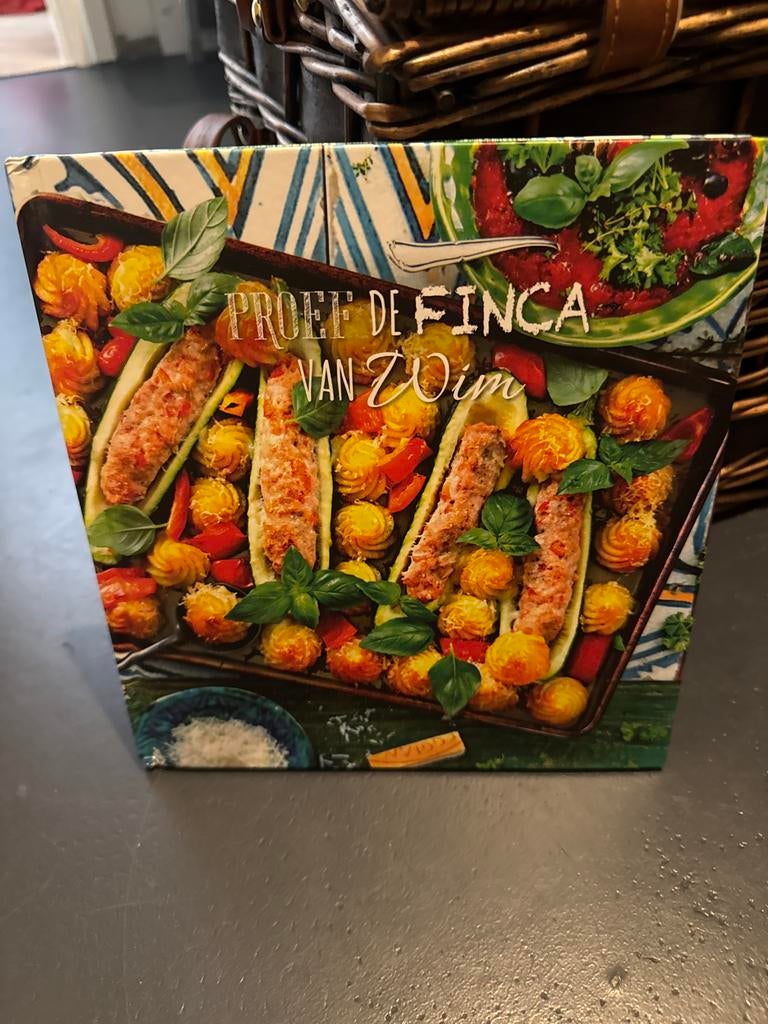 Proef de Finca van Wim - Kookboek, Ophalen of Verzenden, Zo goed als nieuw, Spanje, Hoofdgerechten