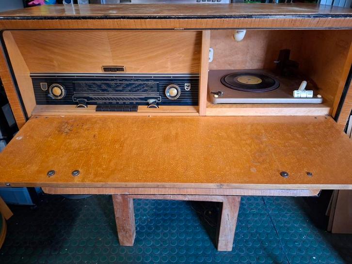 Vintage Radio Meubel met Platenspeler - Philips, Antiek en Kunst, Antiek | Tv's en Audio, Ophalen