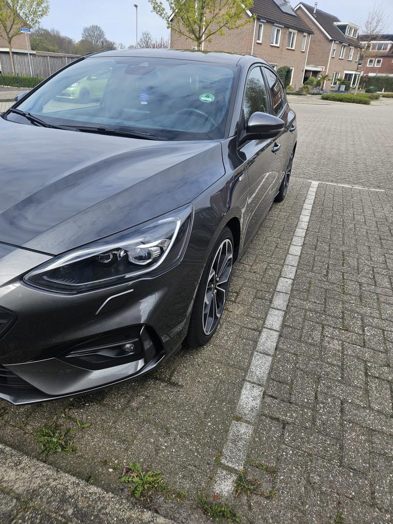 Ford Focus ST-Line Automaat 150pk Zeer nette staat, Auto's, Zwart, 150 pk, Particulier, Sedan