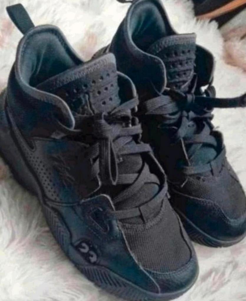 Jordan Schoenen - Maat 36 - Zwart, Kinderen en Baby's, Kinderkleding | Schoenen en Sokken, Ophalen of Verzenden, Zo goed als nieuw