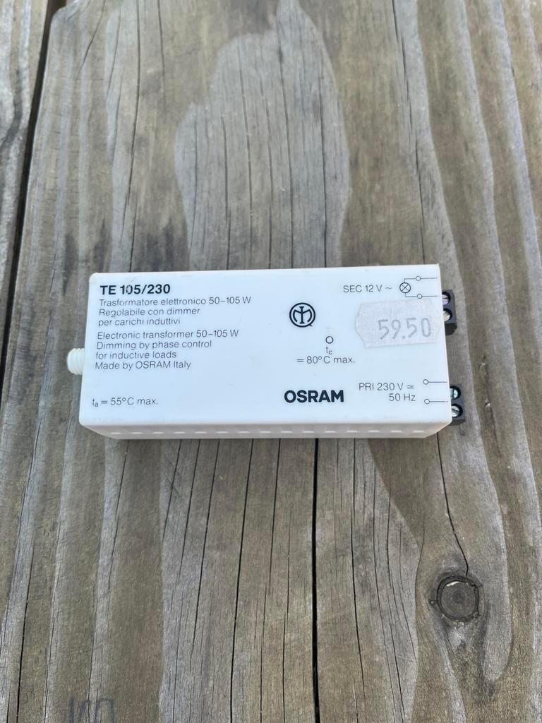 230V - 12V omvormer, Ophalen of Verzenden, Zo goed als nieuw, Overige typen