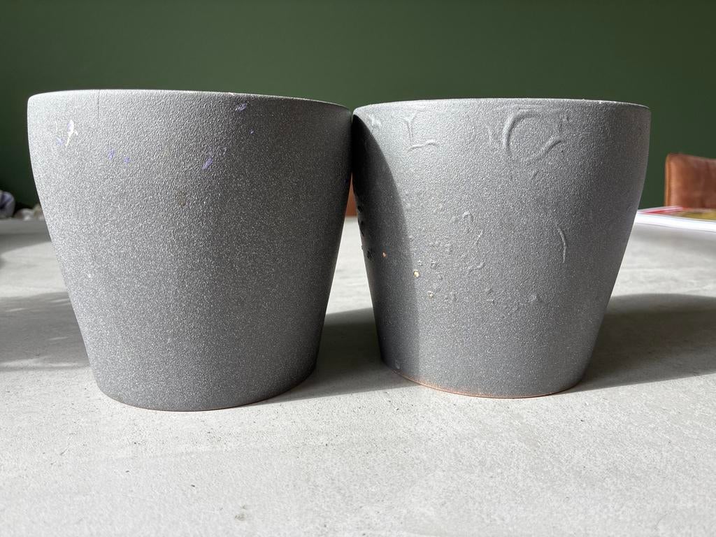 2x Bloempot IKEA, beschadigd, gratis af te halen, Tuin en Terras, Bloempotten, Gebruikt, Rond, Binnen, Ophalen of Verzenden