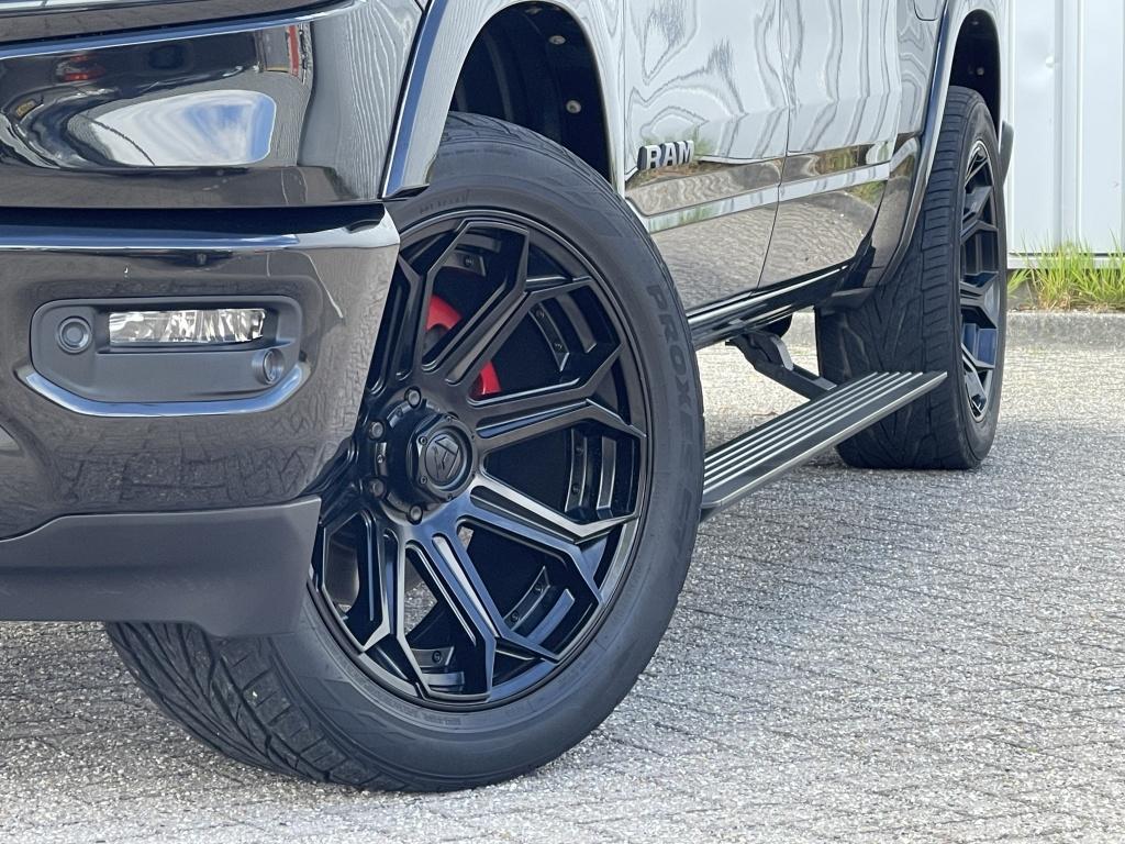 Dodge Ram 1500 pick up 4x4 Crew Cab Limited Night LPG, Auto's, Automaat, Gebruikt, 8 cilinders, Zwart