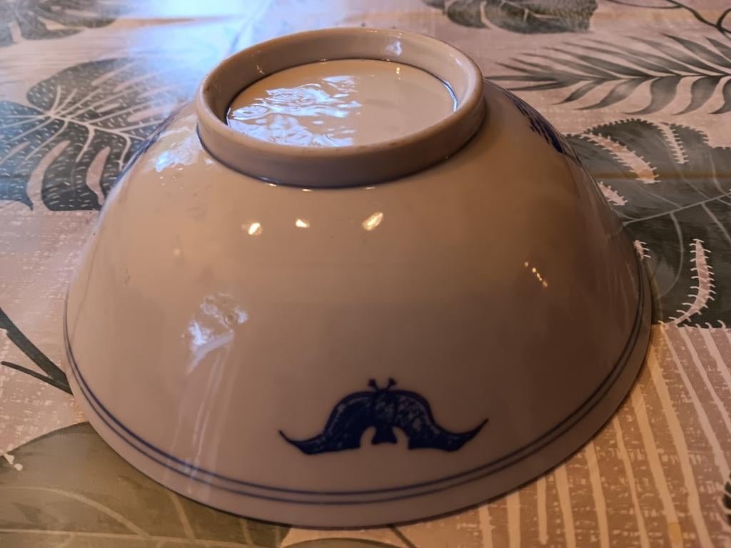 Antieke chinees servies kom met vleermuis, Antiek en Kunst, Ophalen of Verzenden